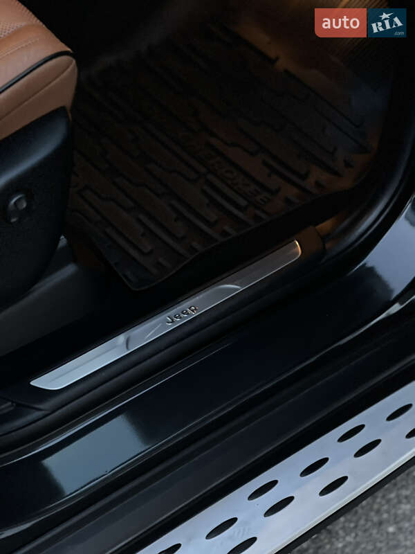 Внедорожник / Кроссовер Jeep Grand Cherokee 2011 в Киеве фото 23 Внедорожник / Кроссовер Jeep Grand Cherokee 2011 в Киеве