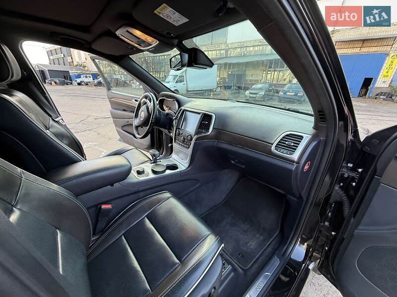 Внедорожник / Кроссовер Jeep Grand Cherokee 2015 в Киеве