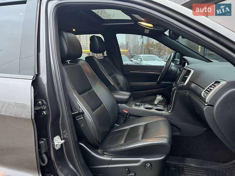 Внедорожник / Кроссовер Jeep Grand Cherokee 2017 в Киеве фото 11 Внедорожник / Кроссовер Jeep Grand Cherokee 2017 в Киеве