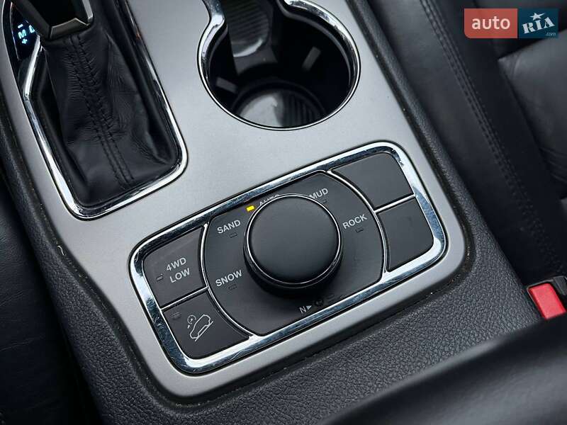 Внедорожник / Кроссовер Jeep Grand Cherokee 2017 в Киеве фото 27 Внедорожник / Кроссовер Jeep Grand Cherokee 2017 в Киеве