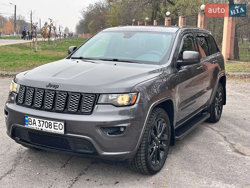 Внедорожник / Кроссовер Jeep Grand Cherokee 2016 в Кропивницком