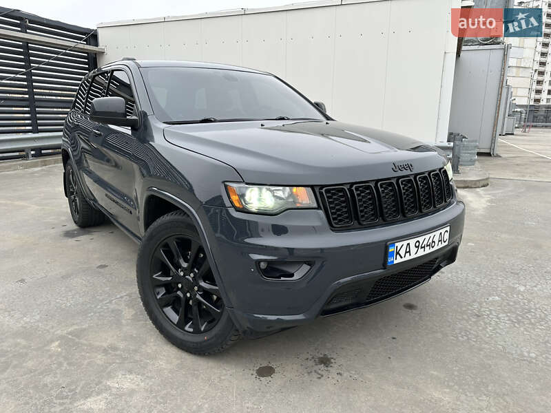 Позашляховик / Кросовер Jeep Grand Cherokee 2017 в Києві