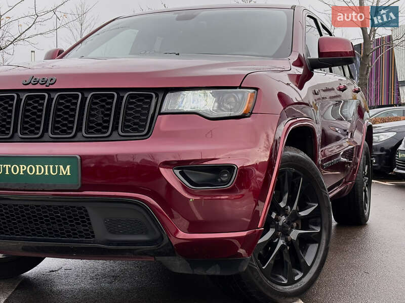Внедорожник / Кроссовер Jeep Grand Cherokee 2017 в Киеве