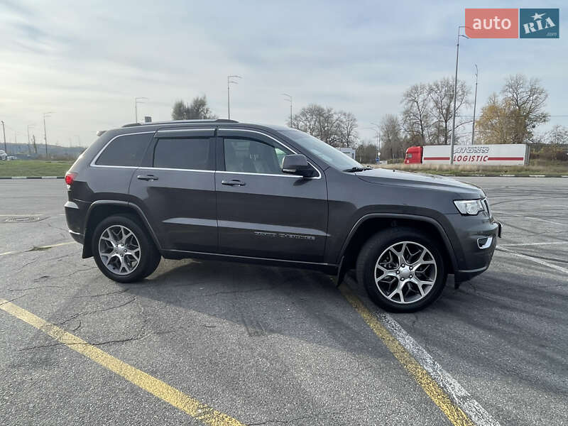 Внедорожник / Кроссовер Jeep Grand Cherokee 2021 в Киеве фото 11 Внедорожник / Кроссовер Jeep Grand Cherokee 2021 в Киеве