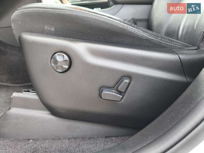 Внедорожник / Кроссовер Jeep Grand Cherokee 2017 в Киеве