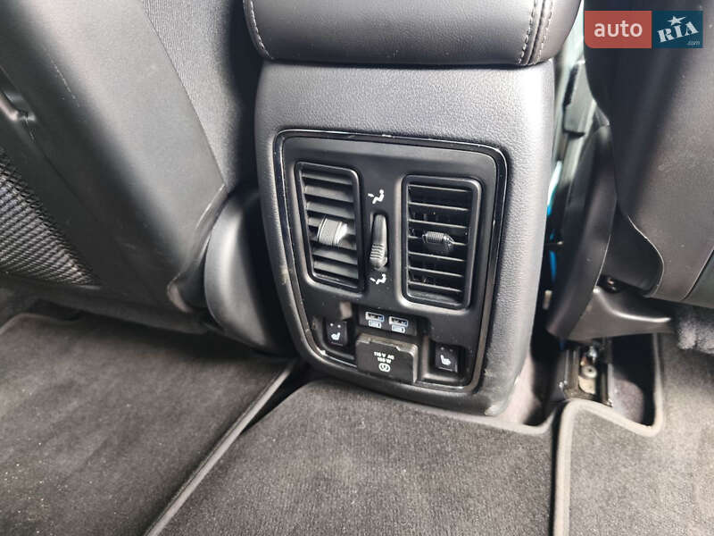 Внедорожник / Кроссовер Jeep Grand Cherokee 2017 в Киеве