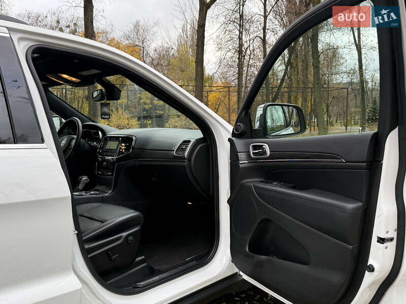 Внедорожник / Кроссовер Jeep Grand Cherokee 2021 в Киеве фото 63 Внедорожник / Кроссовер Jeep Grand Cherokee 2021 в Киеве