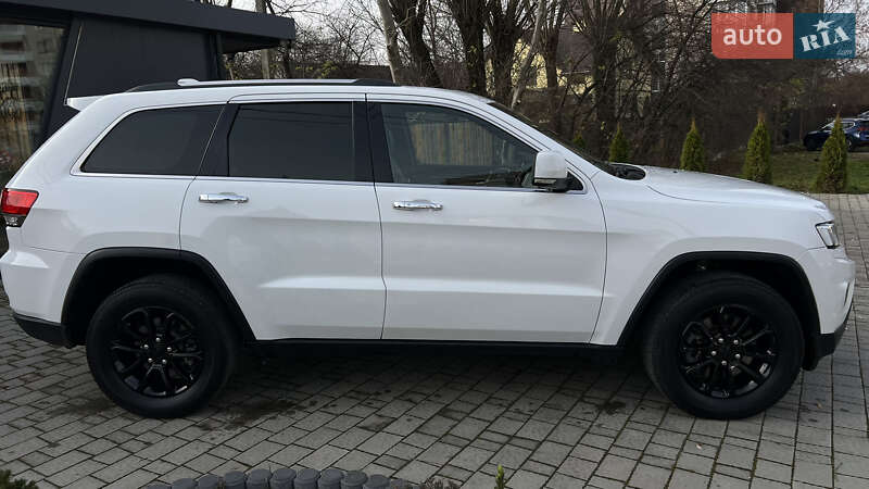 Внедорожник / Кроссовер Jeep Grand Cherokee 2016 в Львове