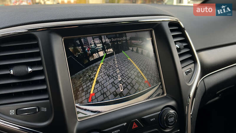 Внедорожник / Кроссовер Jeep Grand Cherokee 2016 в Львове