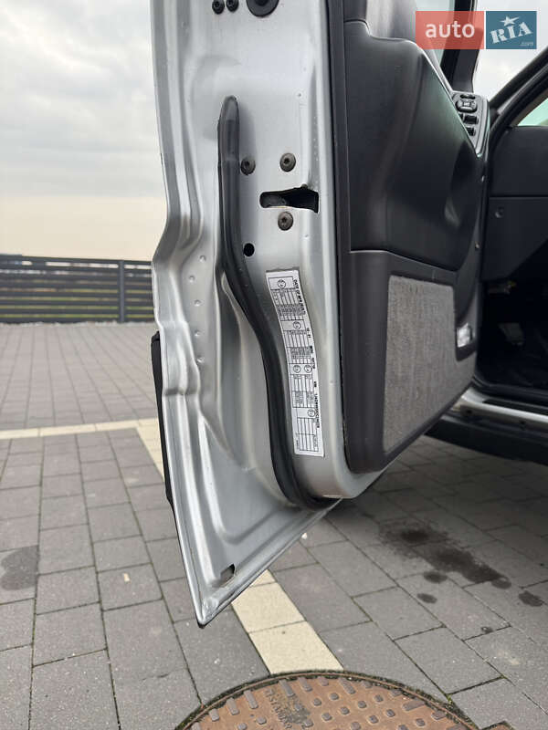 Внедорожник / Кроссовер Jeep Grand Cherokee 2002 в Ужгороде фото 17 Внедорожник / Кроссовер Jeep Grand Cherokee 2002 в Ужгороде