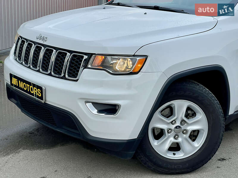 Внедорожник / Кроссовер Jeep Grand Cherokee 2017 в Киеве