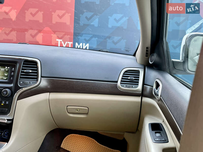 Внедорожник / Кроссовер Jeep Grand Cherokee 2017 в Киеве