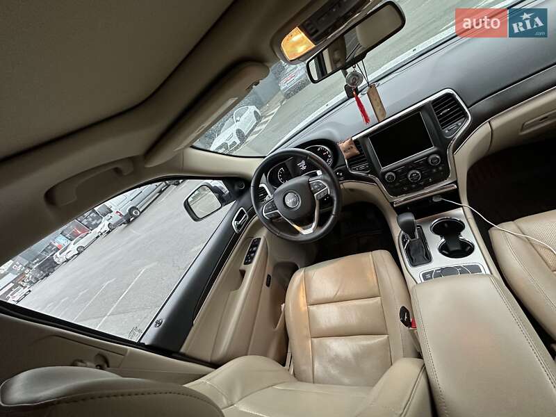 Внедорожник / Кроссовер Jeep Grand Cherokee 2016 в Броварах