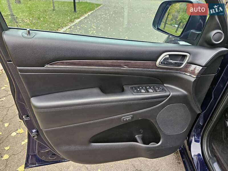 Внедорожник / Кроссовер Jeep Grand Cherokee 2018 в Киеве