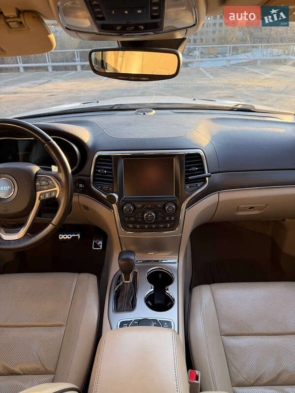 Внедорожник / Кроссовер Jeep Grand Cherokee 2016 в Киеве