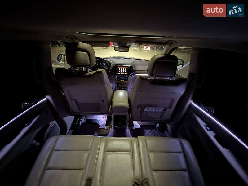 Внедорожник / Кроссовер Jeep Grand Cherokee 2016 в Киеве