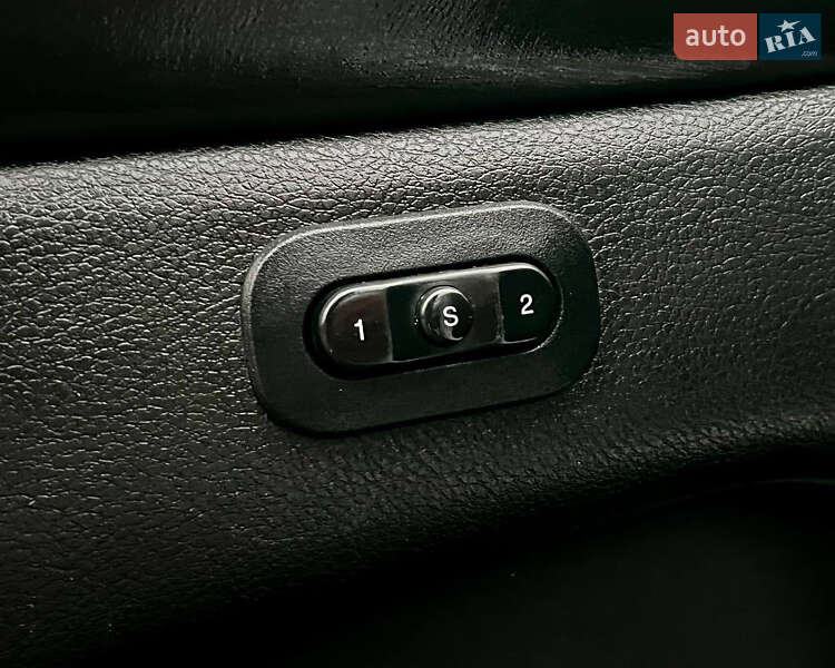 Внедорожник / Кроссовер Jeep Grand Cherokee 2019 в Киеве фото 17 Внедорожник / Кроссовер Jeep Grand Cherokee 2019 в Киеве