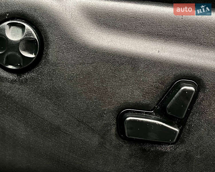 Внедорожник / Кроссовер Jeep Grand Cherokee 2019 в Киеве фото 19 Внедорожник / Кроссовер Jeep Grand Cherokee 2019 в Киеве