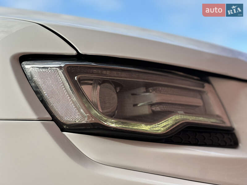 Внедорожник / Кроссовер Jeep Grand Cherokee 2013 в Одессе