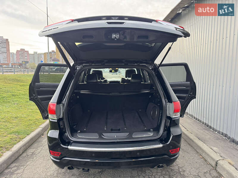 Внедорожник / Кроссовер Jeep Grand Cherokee 2016 в Киеве