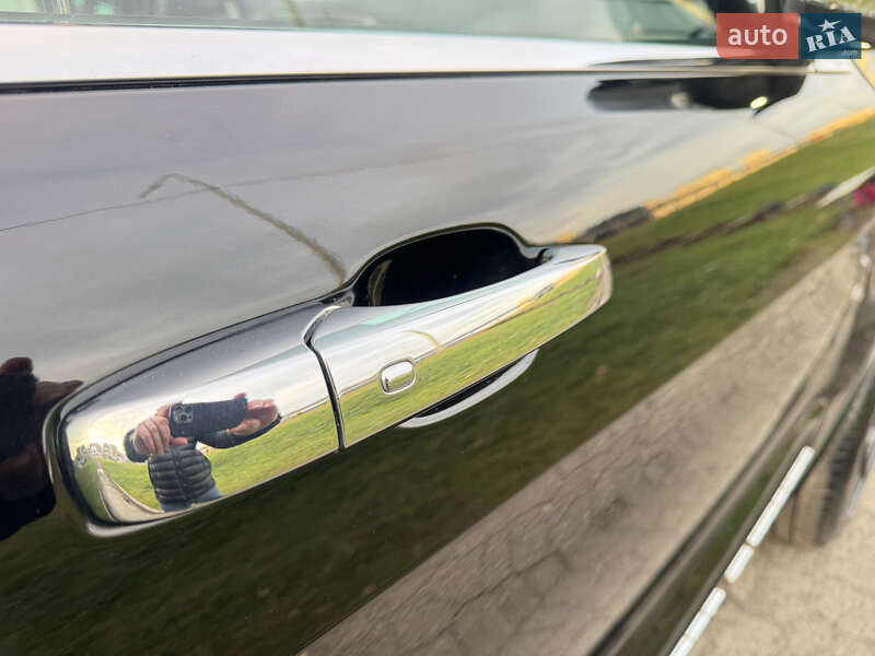 Внедорожник / Кроссовер Jeep Grand Cherokee 2016 в Киеве