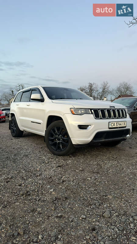 Внедорожник / Кроссовер Jeep Grand Cherokee 2017 в Смеле