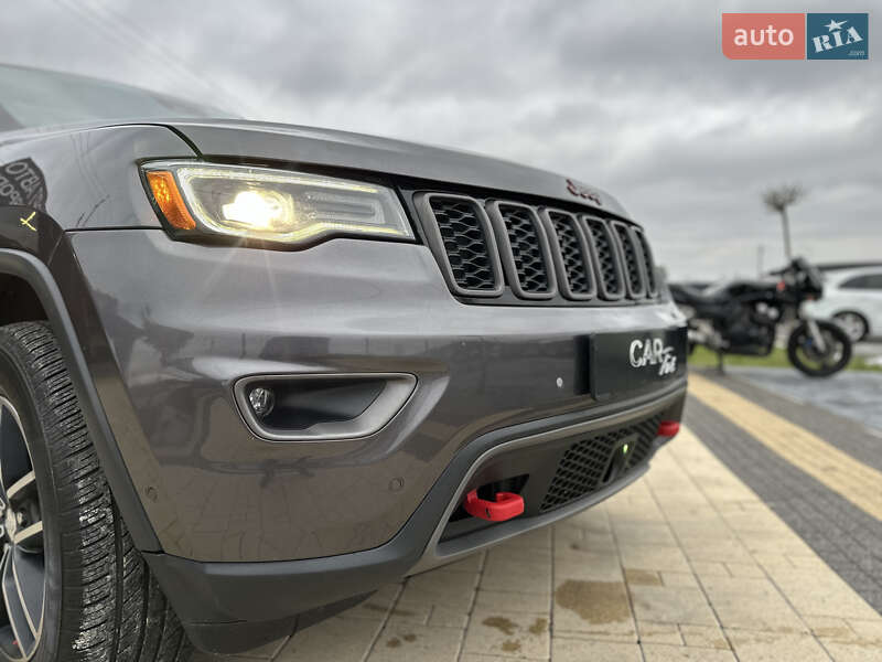 Внедорожник / Кроссовер Jeep Grand Cherokee 2016 в Львове