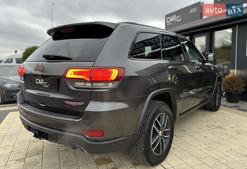 Внедорожник / Кроссовер Jeep Grand Cherokee 2016 в Львове