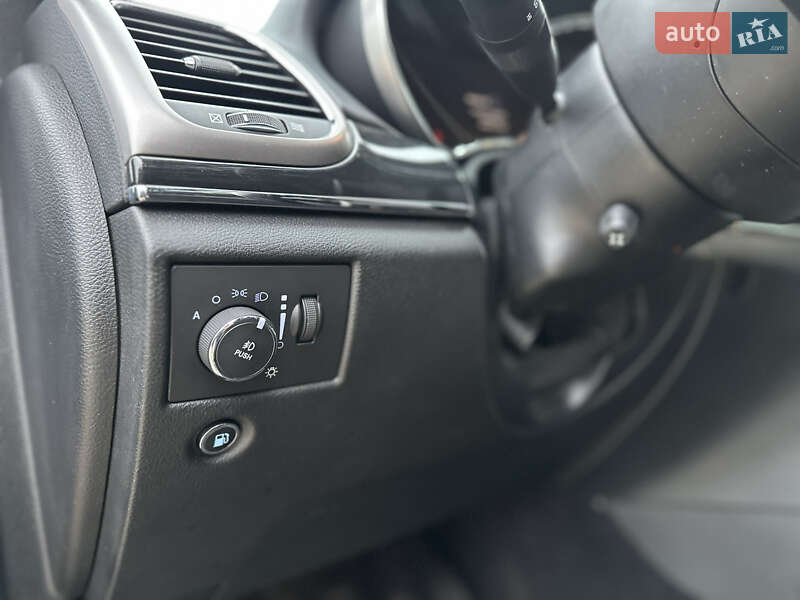 Внедорожник / Кроссовер Jeep Grand Cherokee 2016 в Львове