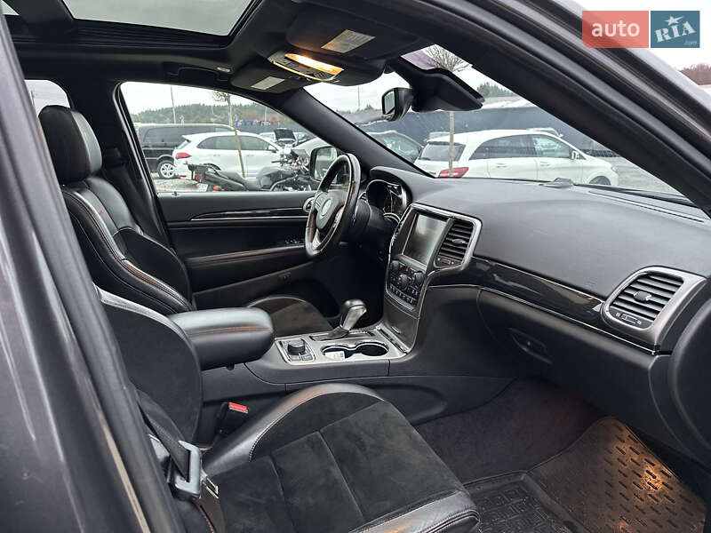 Внедорожник / Кроссовер Jeep Grand Cherokee 2016 в Львове