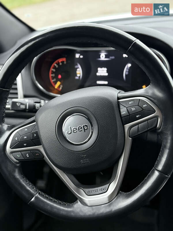 Позашляховик / Кросовер Jeep Grand Cherokee 2019 в Хмельницькому фото 14 Позашляховик / Кросовер Jeep Grand Cherokee 2019 в Хмельницькому