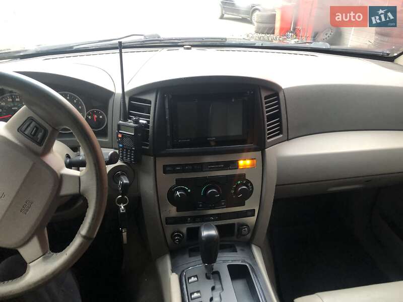 Внедорожник / Кроссовер Jeep Grand Cherokee 2005 в Калуше