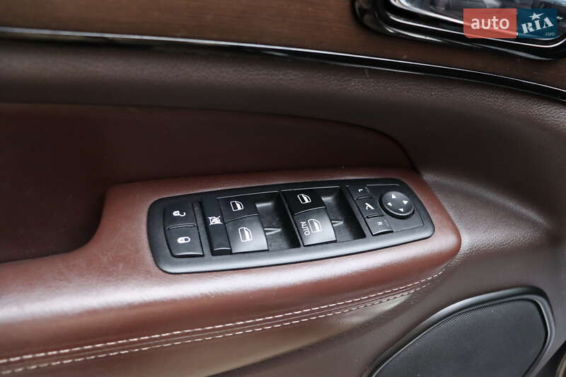 Внедорожник / Кроссовер Jeep Grand Cherokee 2014 в Львове