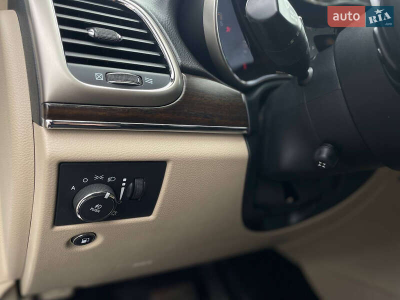 Внедорожник / Кроссовер Jeep Grand Cherokee 2013 в Киеве