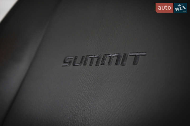 Внедорожник / Кроссовер Jeep Grand Cherokee 2017 в Киеве фото 39 Внедорожник / Кроссовер Jeep Grand Cherokee 2017 в Киеве