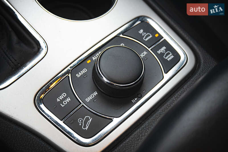 Внедорожник / Кроссовер Jeep Grand Cherokee 2017 в Киеве фото 28 Внедорожник / Кроссовер Jeep Grand Cherokee 2017 в Киеве