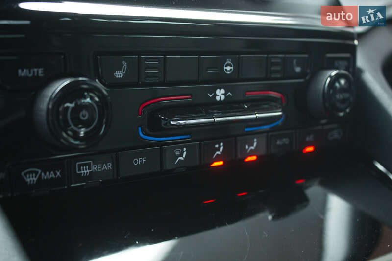 Внедорожник / Кроссовер Jeep Grand Cherokee 2022 в Киеве