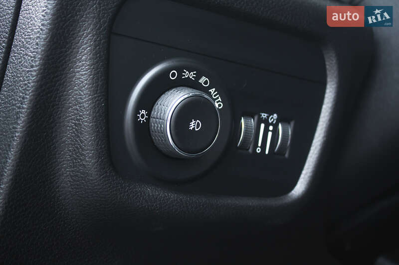 Внедорожник / Кроссовер Jeep Grand Cherokee 2022 в Киеве