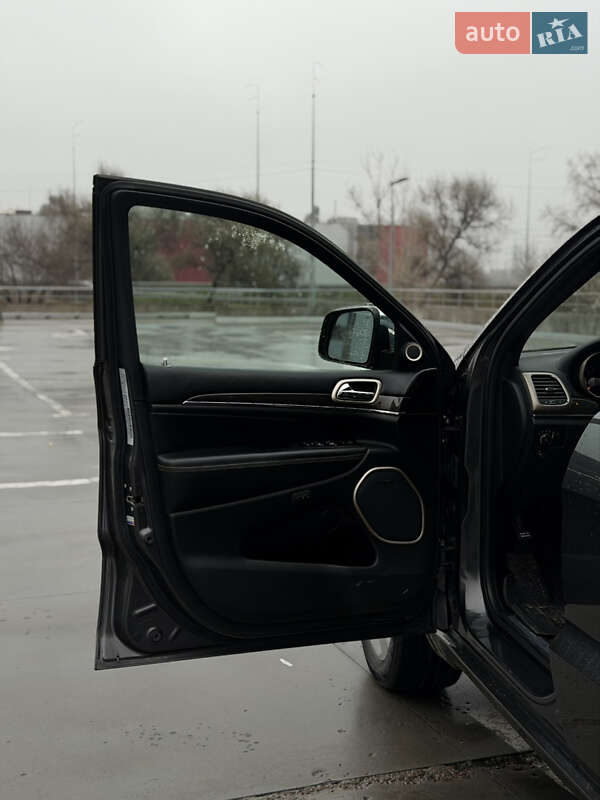 Позашляховик / Кросовер Jeep Grand Cherokee 2016 в Києві