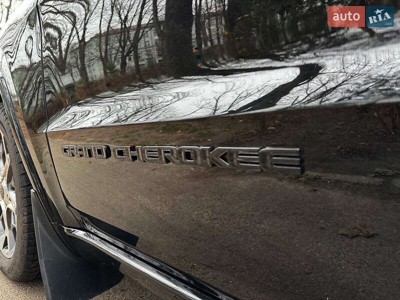 Внедорожник / Кроссовер Jeep Grand Cherokee 2018 в Киеве фото 13 Внедорожник / Кроссовер Jeep Grand Cherokee 2018 в Киеве