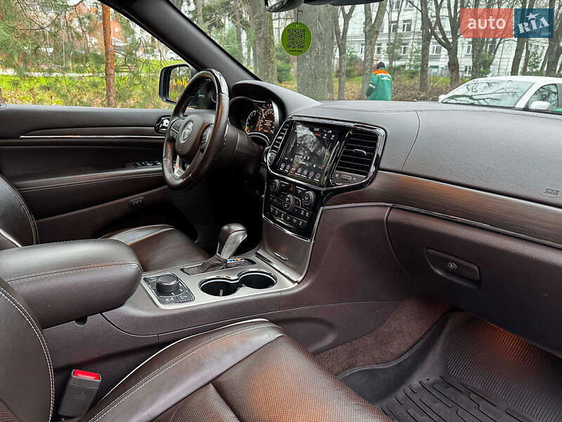Внедорожник / Кроссовер Jeep Grand Cherokee 2018 в Киеве фото 39 Внедорожник / Кроссовер Jeep Grand Cherokee 2018 в Киеве