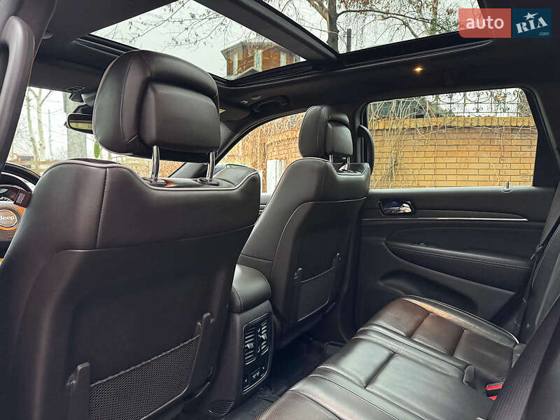 Внедорожник / Кроссовер Jeep Grand Cherokee 2018 в Киеве фото 33 Внедорожник / Кроссовер Jeep Grand Cherokee 2018 в Киеве