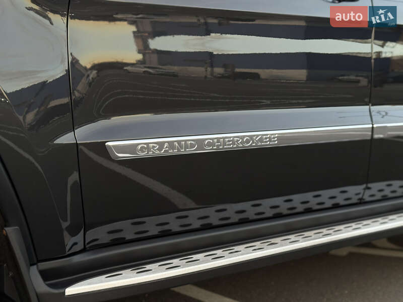 Внедорожник / Кроссовер Jeep Grand Cherokee 2011 в Киеве