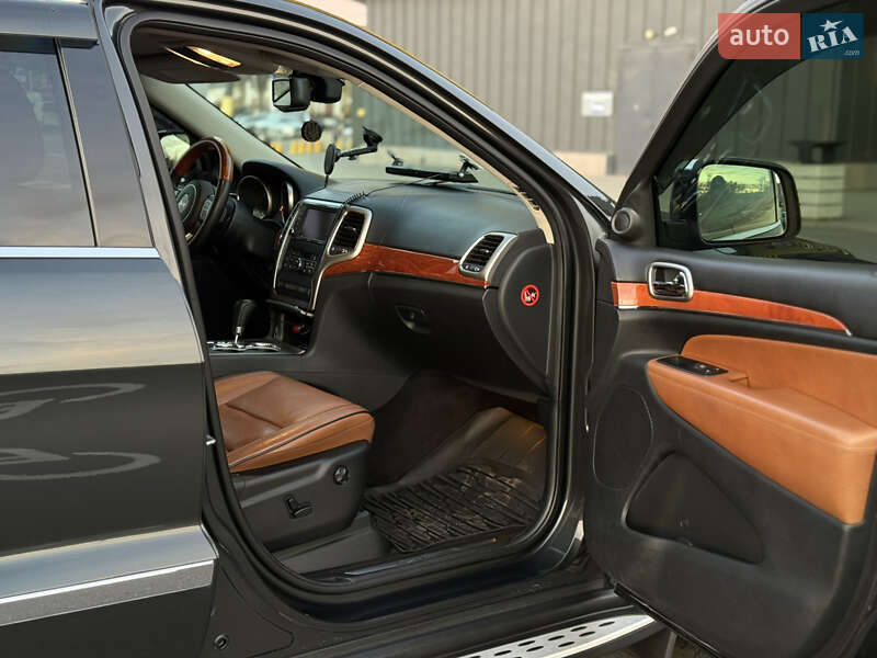 Внедорожник / Кроссовер Jeep Grand Cherokee 2011 в Киеве