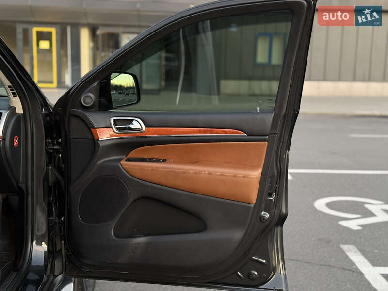 Внедорожник / Кроссовер Jeep Grand Cherokee 2011 в Киеве