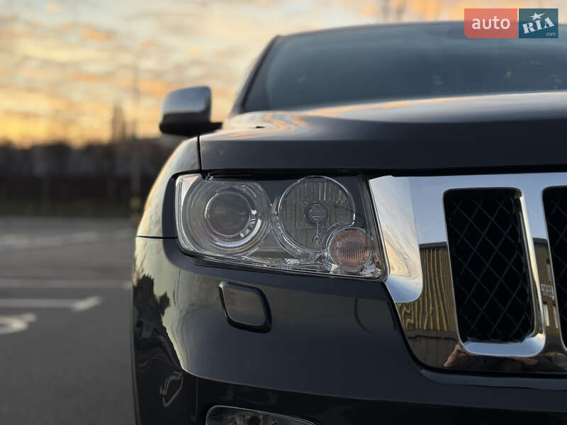Внедорожник / Кроссовер Jeep Grand Cherokee 2011 в Киеве