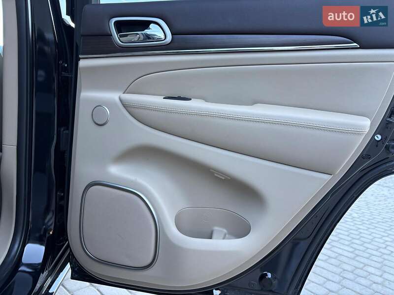 Позашляховик / Кросовер Jeep Grand Cherokee 2018 в Львові фото 39 Позашляховик / Кросовер Jeep Grand Cherokee 2018 в Львові