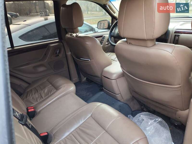Внедорожник / Кроссовер Jeep Grand Cherokee 2004 в Запорожье