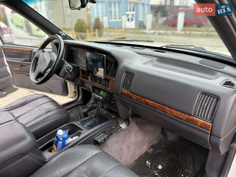 Внедорожник / Кроссовер Jeep Grand Cherokee 1995 в Хусте