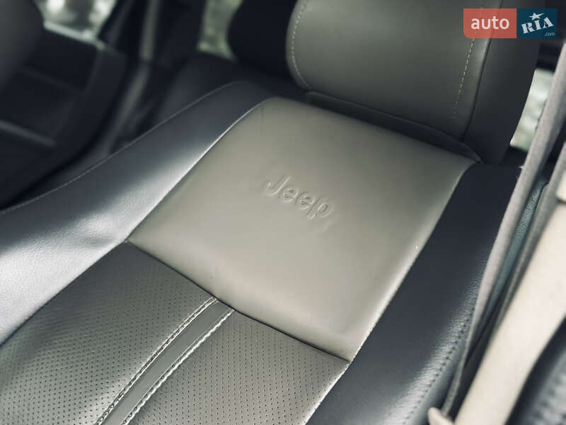 Внедорожник / Кроссовер Jeep Grand Cherokee 2005 в Кременчуге